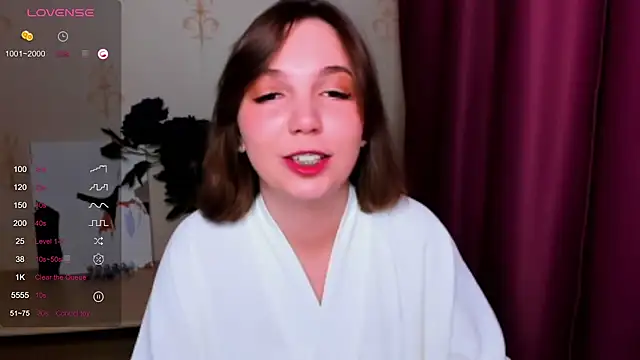 KindHazelHere  online show from 03/13/25, 10:21