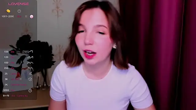 KindHazelHere  online show from 03/19/25, 08:11