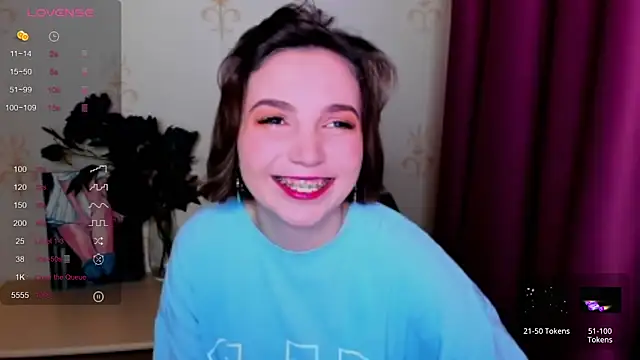 KindHazelHere  online show from 09/28/25, 08:14