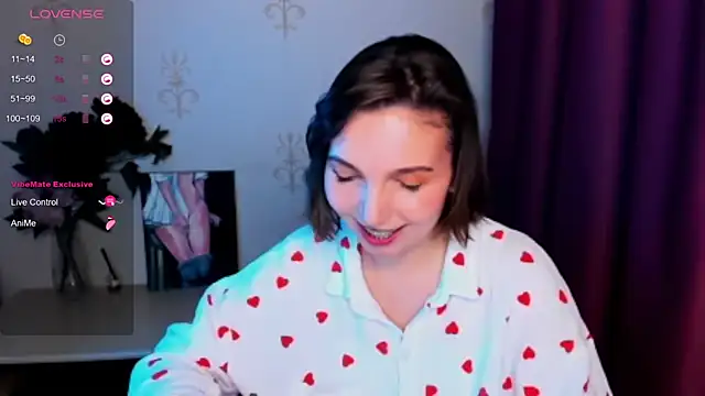 KindHazelHere  online show from 10/30/25, 08:53