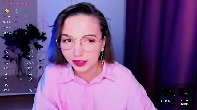 KindHazelHere  online show from 11/07/25, 08:14