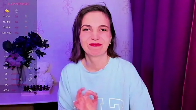 KindHazelHere  online show from 01/31/26, 08:07