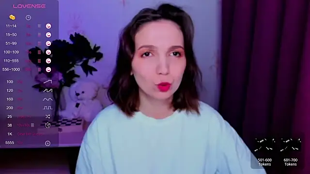 KindHazelHere  online show from 04/30/26, 07:31