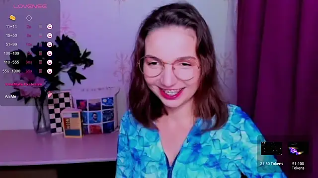 Snapshot of KindHazelHere_ chatting on 07/12/26, 04:14 KindHazelHere online show from 07/12/26, 04:14