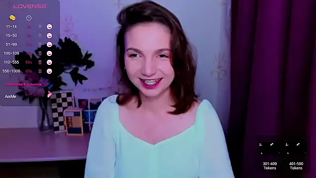 Snapshot of KindHazelHere_ chatting on 07/15/26, 01:33 KindHazelHere online show from 07/15/26, 01:33