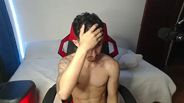 Snapshot of stevenSEX123 chatting on 01/03/25, 06:22 stevenSEX123 online show from 01/03/25, 06:22