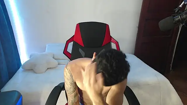 Snapshot of stevenSEX123 chatting on 01/23/25, 03:48 stevenSEX123 online show from 01/23/25, 03:48