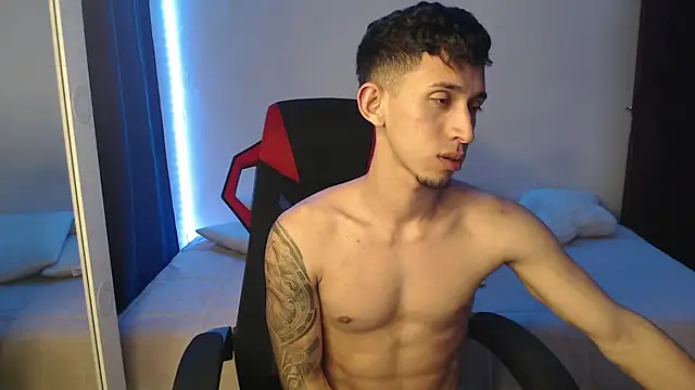 Snapshot of stevenSEX123 chatting on 02/28/25, 04:43 stevenSEX123 online show from 02/28/25, 04:43