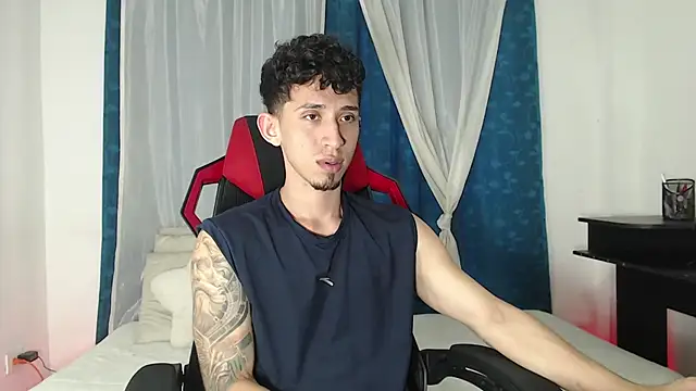 Snapshot of stevenSEX123 chatting on 11/16/25, 10:26 stevenSEX123 online show from 11/16/25, 10:26