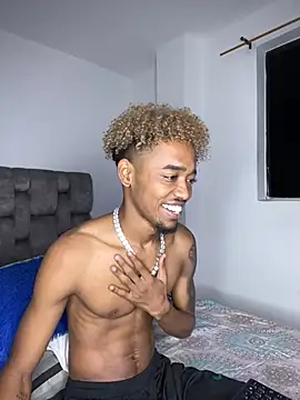 Snapshot of matatanlove chatting on 12/22/24, 05:34 matatanlove online show from 12/22/24, 05:34