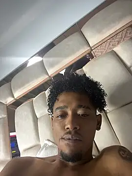 Snapshot of matatanlove chatting on 02/01/25, 10:13 matatanlove online show from 02/01/25, 10:13