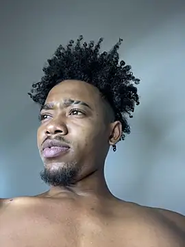 Snapshot of matatanlove chatting on 10/05/25, 03:05 matatanlove online show from 10/05/25, 03:05