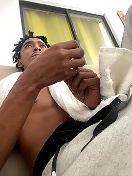 Snapshot of matatanlove chatting on 10/18/25, 04:41 matatanlove online show from 10/18/25, 04:41