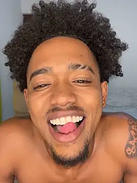 Snapshot of matatanlove chatting on 11/07/25, 05:18 matatanlove online show from 11/07/25, 05:18