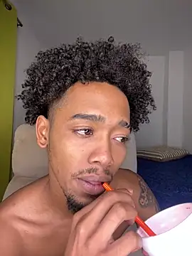 Snapshot of matatanlove chatting on 11/20/25, 04:01 matatanlove online show from 11/20/25, 04:01