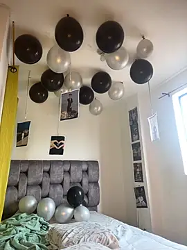 Snapshot of matatanlove chatting on 12/05/25, 06:04 matatanlove online show from 12/05/25, 06:04