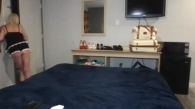 TiffaneyLove online show from 02/27/26, 12:32