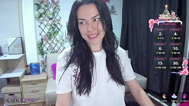 Snapshot of Lunlunera chatting on 01/08/25, 03:19 Lunlunera online show from 01/08/25, 03:19