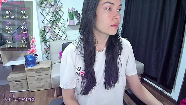 Snapshot of Lunlunera chatting on 02/08/25, 04:14 Lunlunera online show from 02/08/25, 04:14