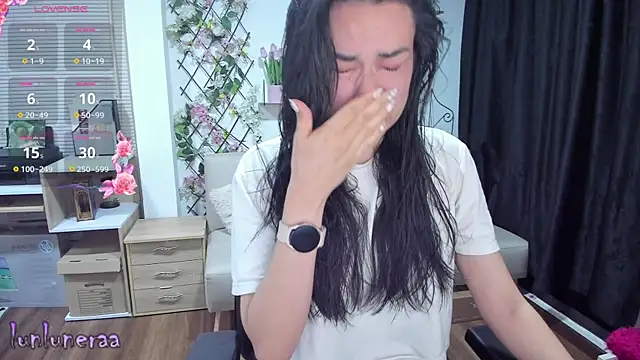 Snapshot of Lunlunera chatting on 03/08/25, 03:17 Lunlunera online show from 03/08/25, 03:17