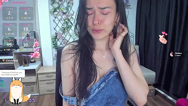 Snapshot of Lunlunera chatting on 03/09/25, 04:05 Lunlunera online show from 03/09/25, 04:05