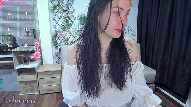 Snapshot of Lunlunera chatting on 03/12/25, 04:30 Lunlunera online show from 03/12/25, 04:30