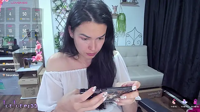 Snapshot of Lunlunera chatting on 03/12/25, 07:35 Lunlunera online show from 03/12/25, 07:35