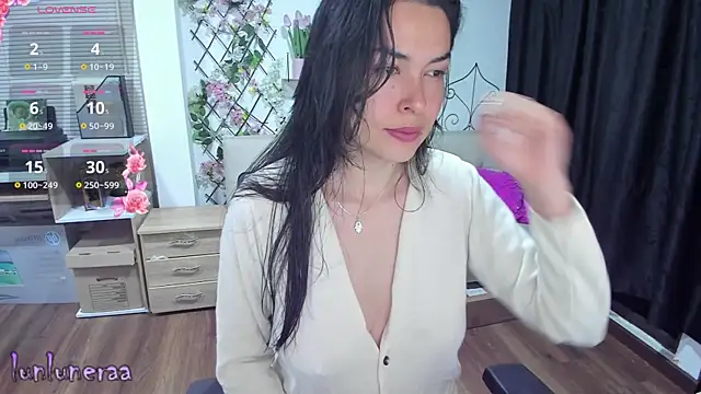 Snapshot of Lunlunera chatting on 03/13/25, 04:38 Lunlunera online show from 03/13/25, 04:38