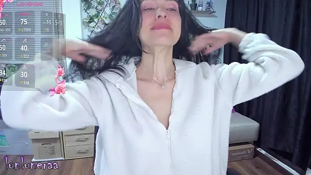 Snapshot of Lunlunera chatting on 03/14/25, 03:15 Lunlunera online show from 03/14/25, 03:15