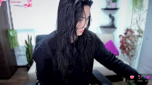 Snapshot of Lunlunera chatting on 09/11/25, 10:32 Lunlunera online show from 09/11/25, 10:32