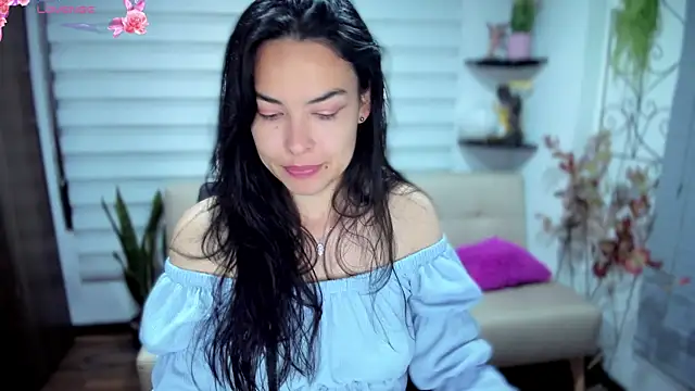 Snapshot of Lunlunera chatting on 10/07/25, 04:20 Lunlunera online show from 10/07/25, 04:20