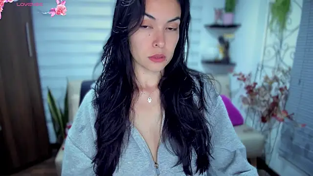 Snapshot of Lunlunera chatting on 10/25/25, 05:04 Lunlunera online show from 10/25/25, 05:04