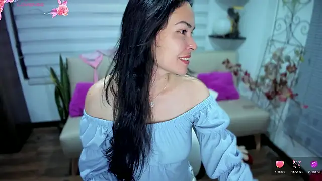 Snapshot of Lunlunera chatting on 10/31/25, 02:45 Lunlunera online show from 10/31/25, 02:45