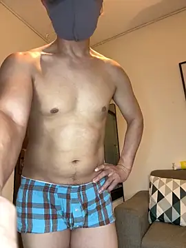 Snapshot of Xianggui chatting on 10/12/25, 10:36 Xianggui online show from 10/12/25, 10:36