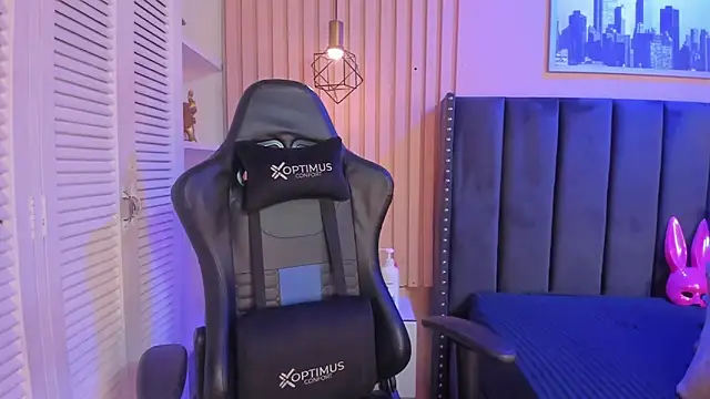 ashlye miller  online show from 10/10/25, 04:22