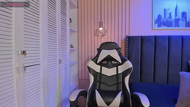 ashlye miller  online show from 11/14/25, 04:11