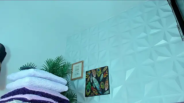 Snapshot of Hellen_Sky chatting on 09/17/25, 07:15 Hellen Sky online show from 09/17/25, 07:15