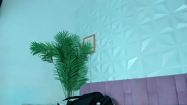 Snapshot of Hellen_Sky chatting on 10/22/25, 07:13 Hellen Sky online show from 10/22/25, 07:13