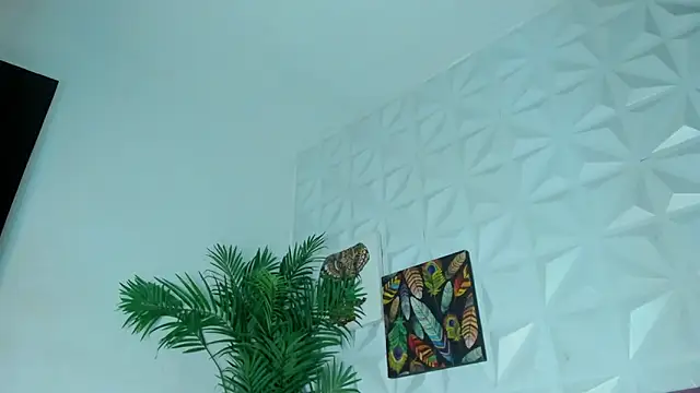 Snapshot of Hellen_Sky chatting on 12/01/25, 08:36 Hellen Sky online show from 12/01/25, 08:36