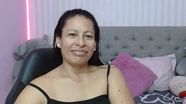 mature martina online show from 02/05/25, 06:13