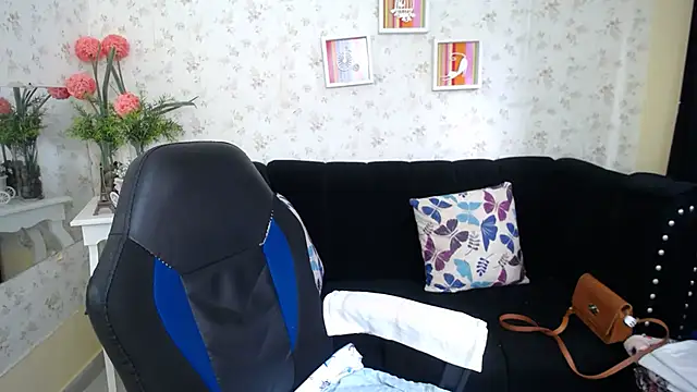 mature martina online show from 02/09/25, 06:37