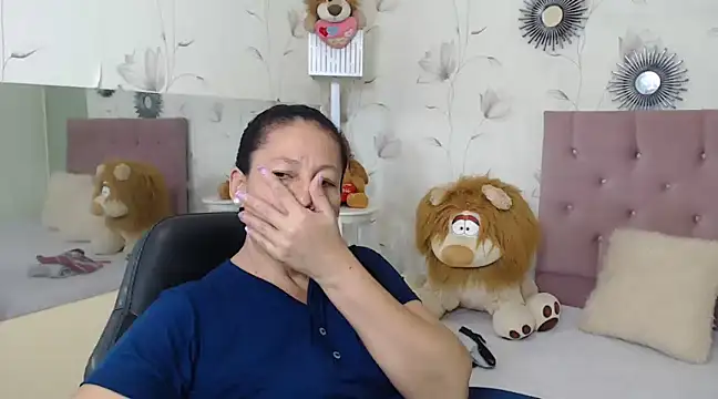 mature martina online show from 02/11/25, 06:44