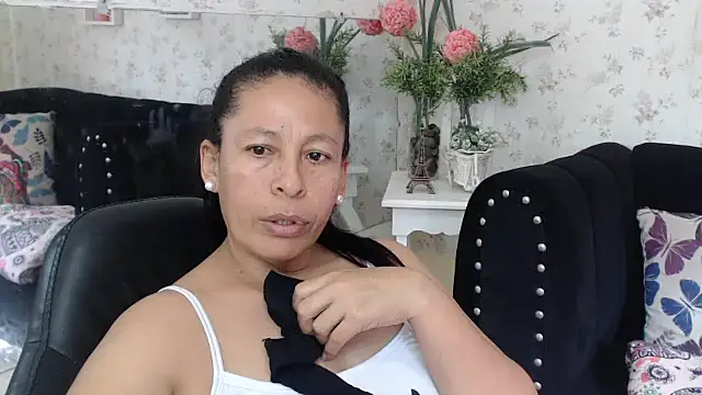 mature martina online show from 03/17/25, 09:23