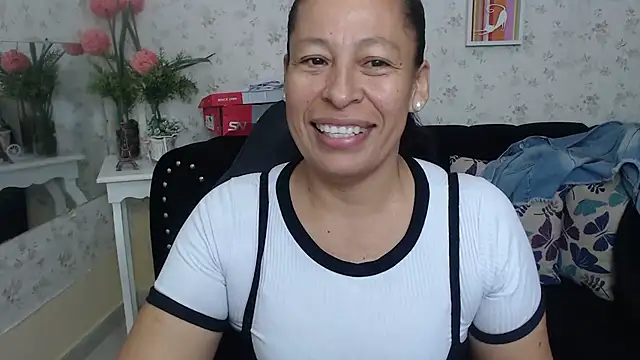 mature martina online show from 03/21/25, 12:06
