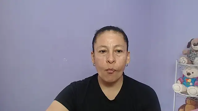 Snapshot of mature_martina chatting on 12/16/25, 06:35 mature martina online show from 12/16/25, 06:35