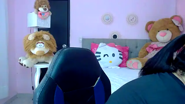 Snapshot of mature_martina chatting on 12/17/25, 06:47 mature martina online show from 12/17/25, 06:47