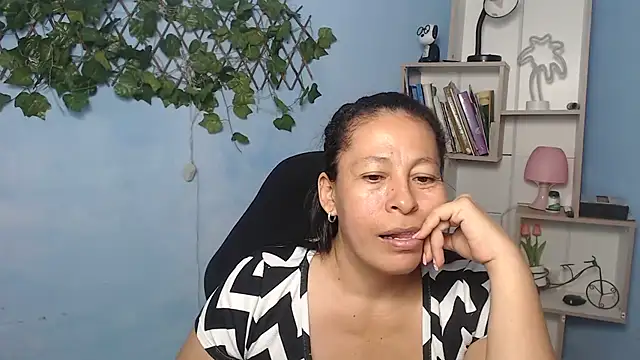 mature martina online show from 12/20/25, 07:43