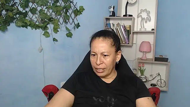 mature martina online show from 12/22/25, 07:44