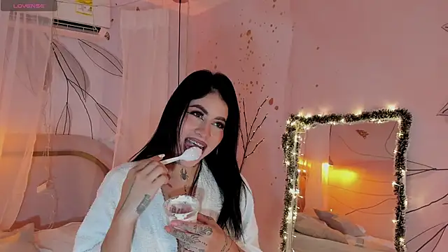 JESYSOZ23  online show from 12/18/24, 03:15