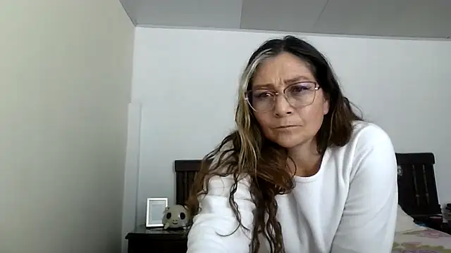 ruby-milf1 online show from 09/08/25, 11:37